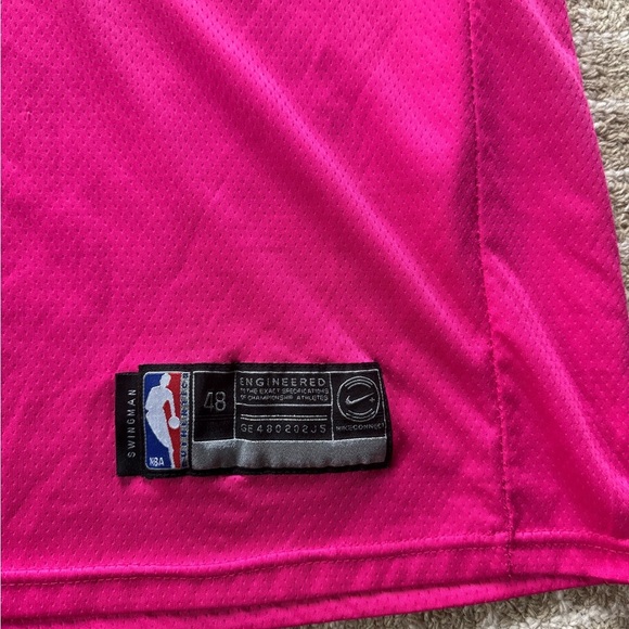 Nike pink Miami Heat Dewayne Wade Swingman Basketball Jersey size 48 - Picture 3 of 3